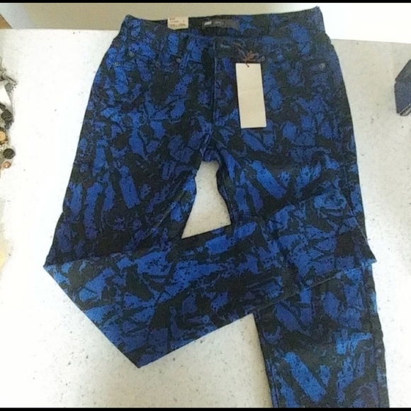 😀NWT Levi's Blue & Black Print Jeans - Size 9 - Picture 1 of 1